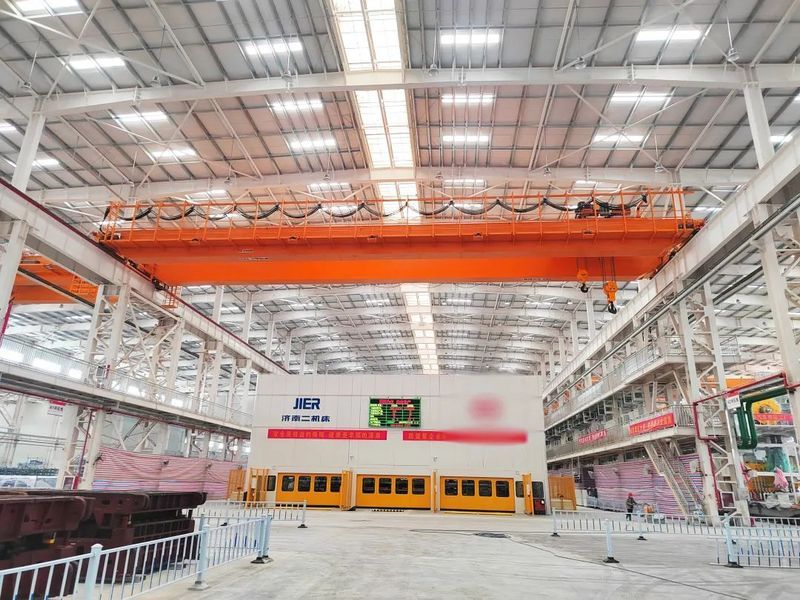 搶跑綠色新賽道 | 衛華80余臺新中式起重機入駐國內知名汽車工廠！