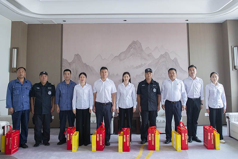 共敘魚水情！衛(wèi)華集團(tuán)開展“八一”慰問及退役軍人座談會